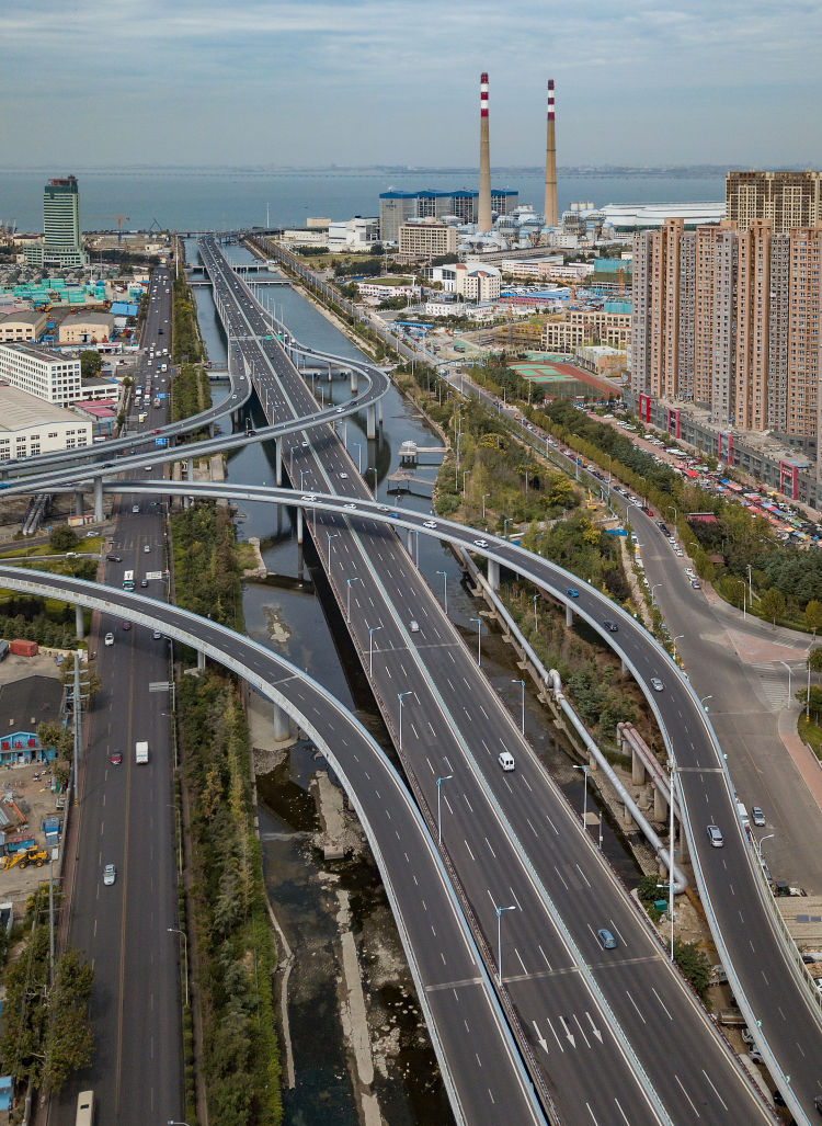 原创青岛大路条条瞰发展