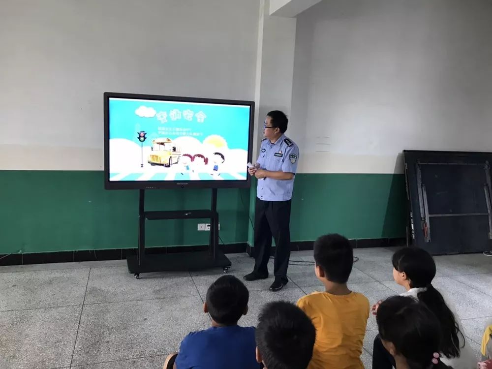 长福寺小学新埭中学监制:马亮春审核:章宇供稿:俞超杰