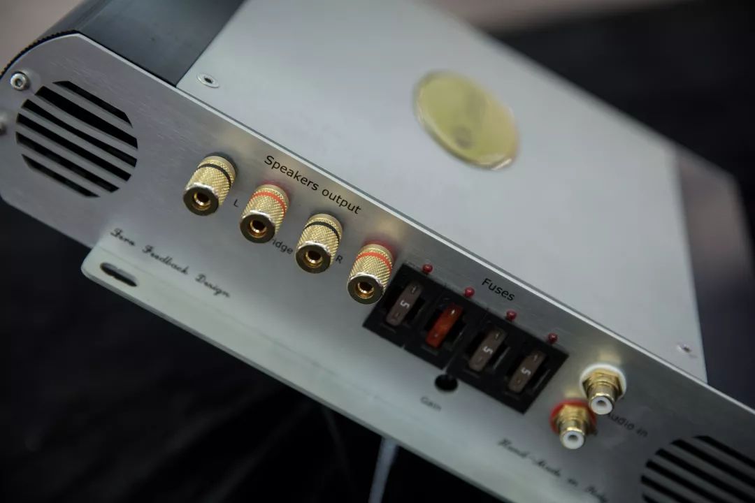 绝不能亏待耳朵意大利诗丽雅va275功放测评