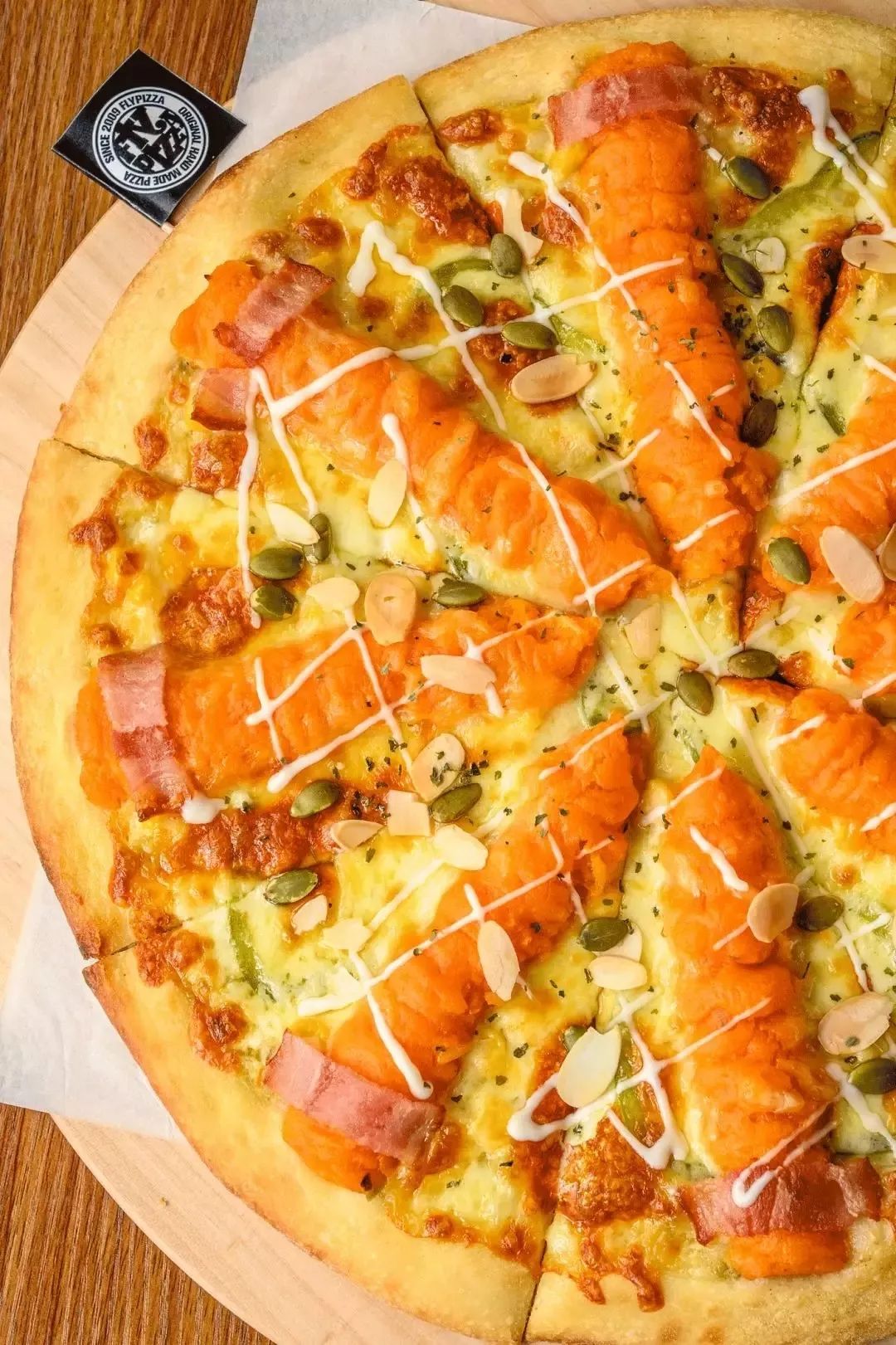 风靡北京的网红披萨空降北美6折开吃11寸浓香披萨蔬菜沙拉鲜榨果汁