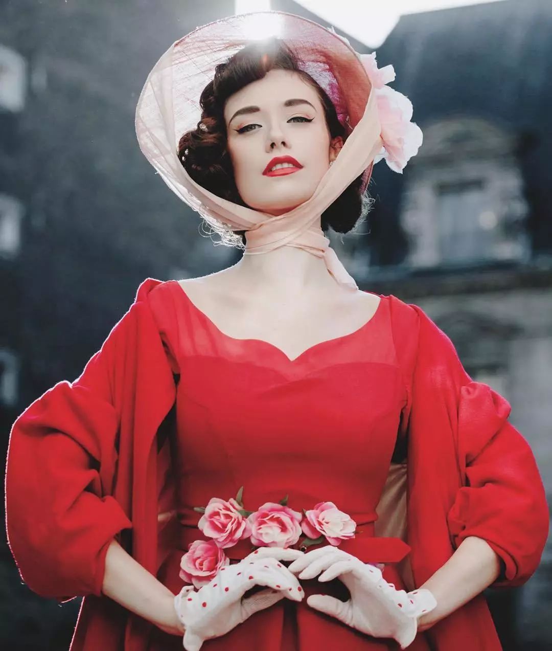 法国火爆ig的时尚达人神似玛丽莲梦露她的复古穿搭优雅性感甚至