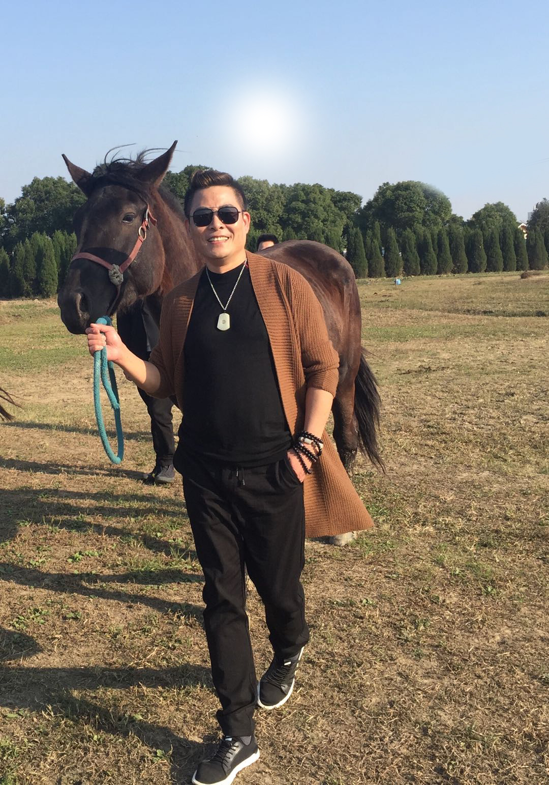 中国杰出艺术家海外展播朱文辉老师