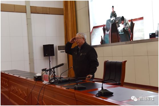 拉开了十八军后代在山南军分区开展"不忘初心,牢记使命"主题教育报告