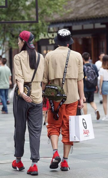 街拍男女情侣穿搭看出感情合拍度网友都说第6对最登对