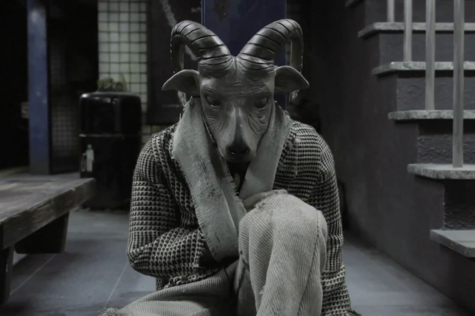 讽刺意味十足动画短片鹿先生人性的冷漠被肆意嘲笑的善良