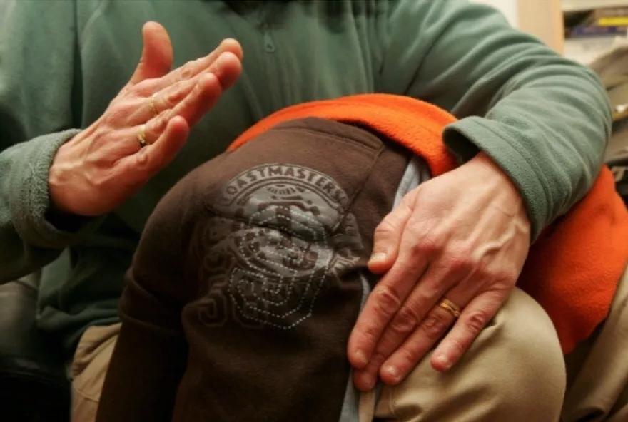 积木宝贝分享法国议会通过了禁止打屁股法案疼痛教育到底对不对