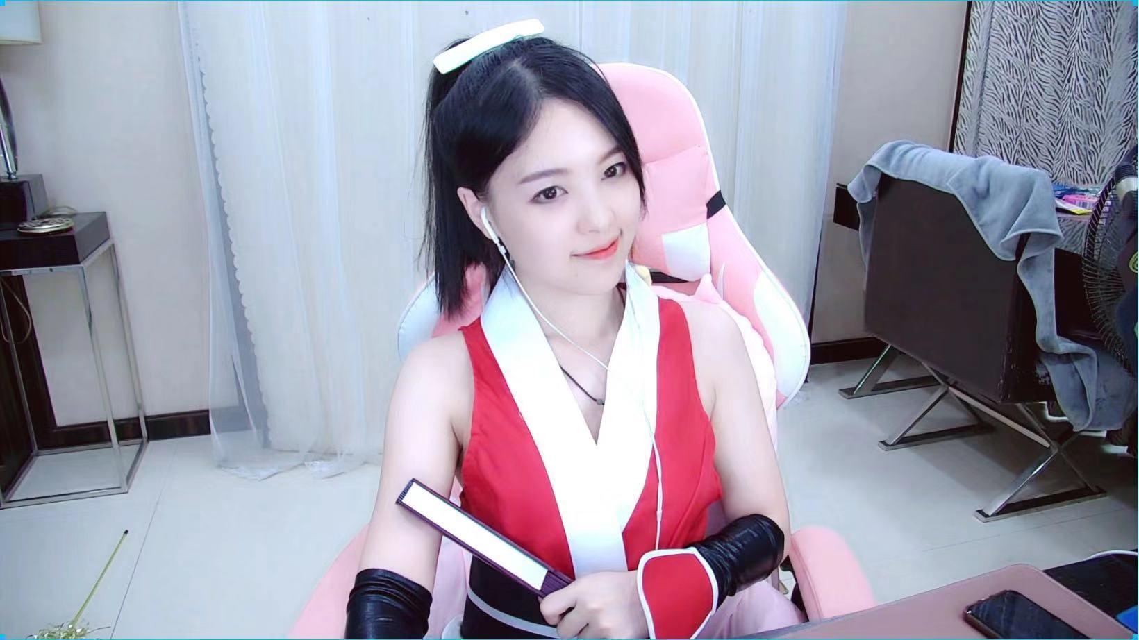 dnf一姐晴子cos不知火舞,人气直线上升,让人心血澎湃