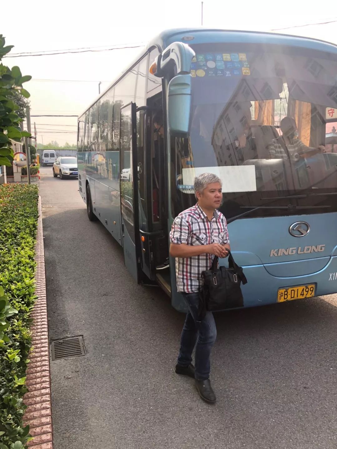 开开心心上班去路线送东塘路基地下班职工到地铁站