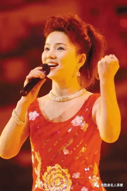 歌手奖"金号奖"▲曾静演唱的《沈阳啊沈阳》2016年被沈阳市档案馆永久