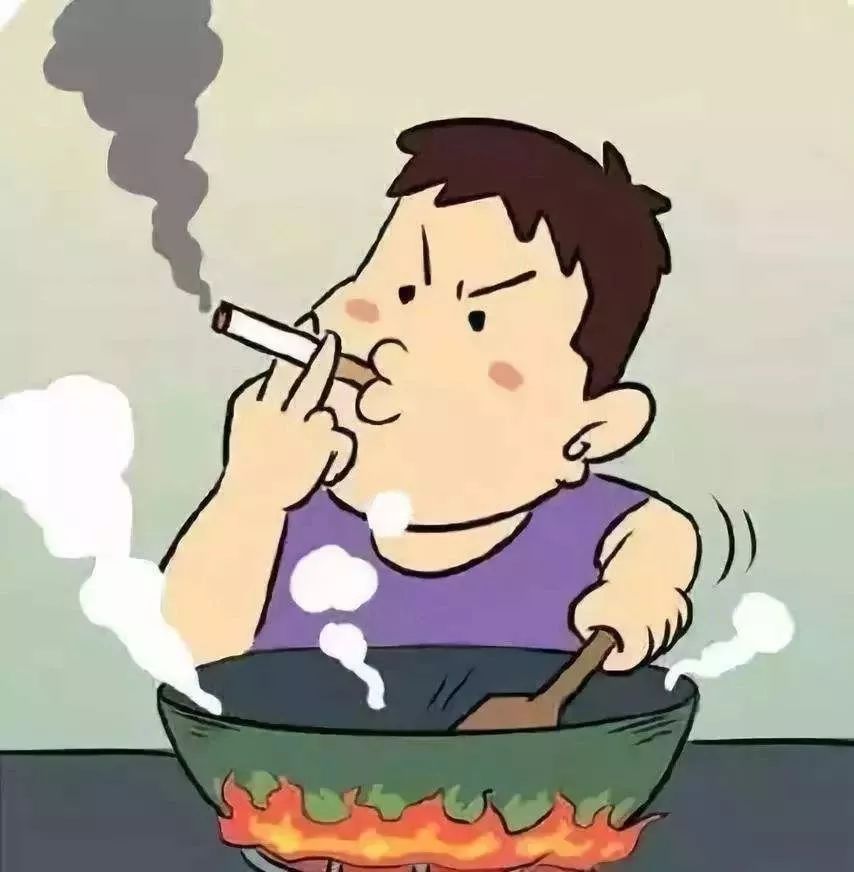 惊魂36秒!他一把拎起冒火煤气罐,狂奔50多米