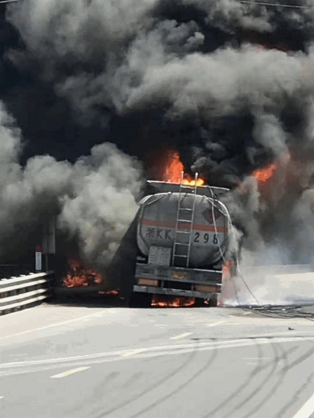 青田发生一起油罐车与工程车刮擦事故未造成人员伤亡