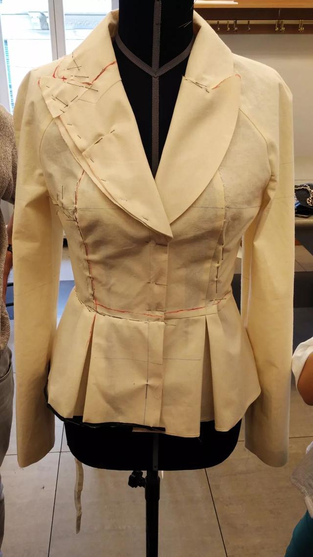 服装设计需要掌握哪些技能?随时欢迎你的到来!左衽大家