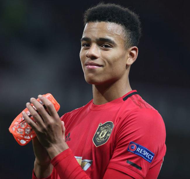 曼联(4-2-3-1):22-罗梅罗/20-达洛特,38-图安泽贝,4-琼斯,16-罗霍(78