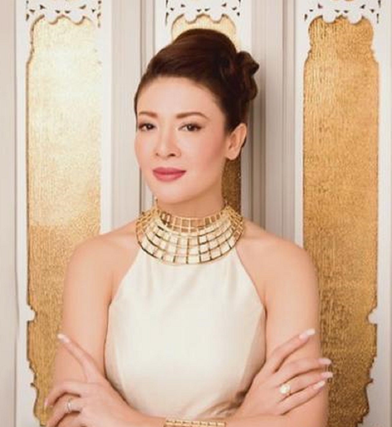 泰国国王5个娇妻都是一个类型为何这类女人这么讨喜