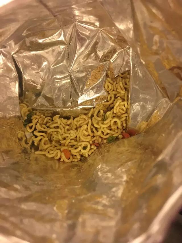 泡面市场正在大幅回暖#上热搜?在成都泡面的10000种吃法