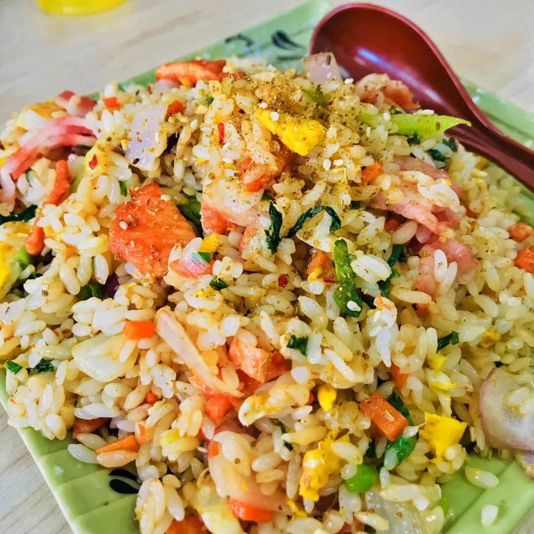 铁板炒饭湖南米粉五谷渔粉推荐理由:7元三种颜色的粉丝,浓香的鱼汤