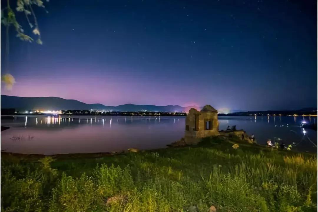 日賞紅霞滿天夜觀星辰月色淄博這個湖美到不像話