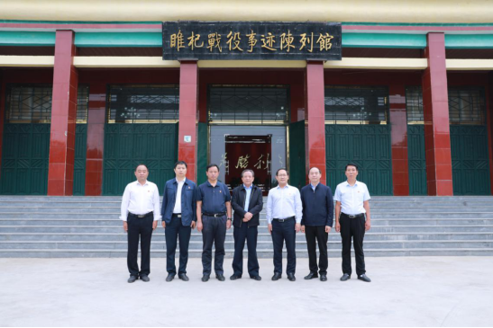 书记盛中伟在市委党史研究室主任赵世海陪同下到睢县调研党史研究工作