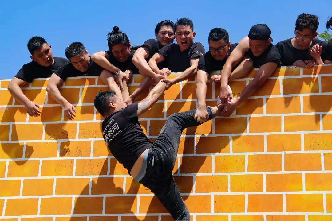朗骐健身丨熔炼团队突破自我2019年拓展训练营圆满收官