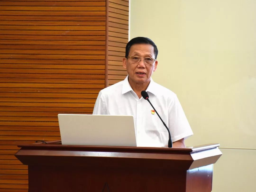 副校长林伟初宣读了《中共华南农业大学珠江学院委员会关于表彰先进
