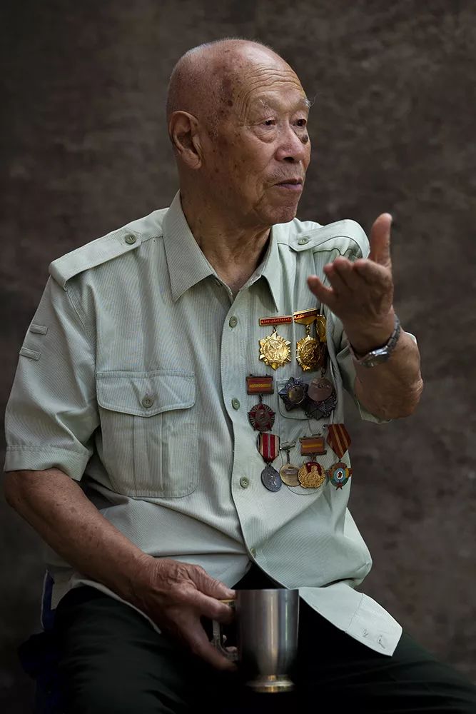我们不会忘记锦州70位共和国老兵肖像摄影作品展启幕