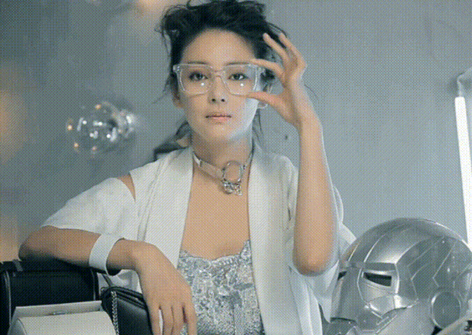 张雨绮是一个非常百变的女明星,从她饰演的角色中我们也能看出.