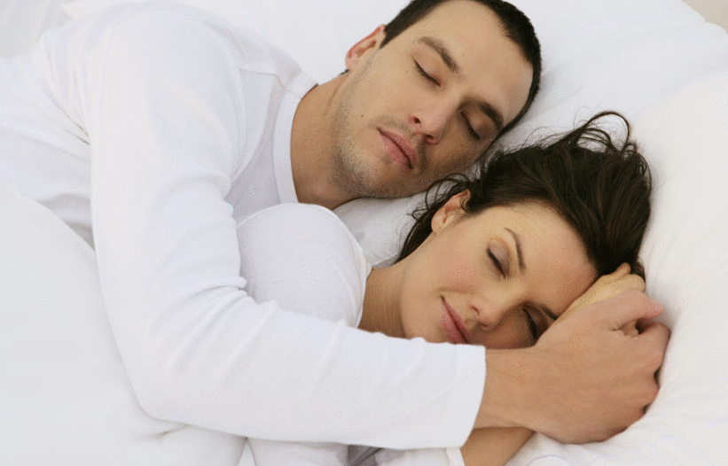 无论男女, 睡觉时若出现4种情况, 可能是大病来临的前兆
