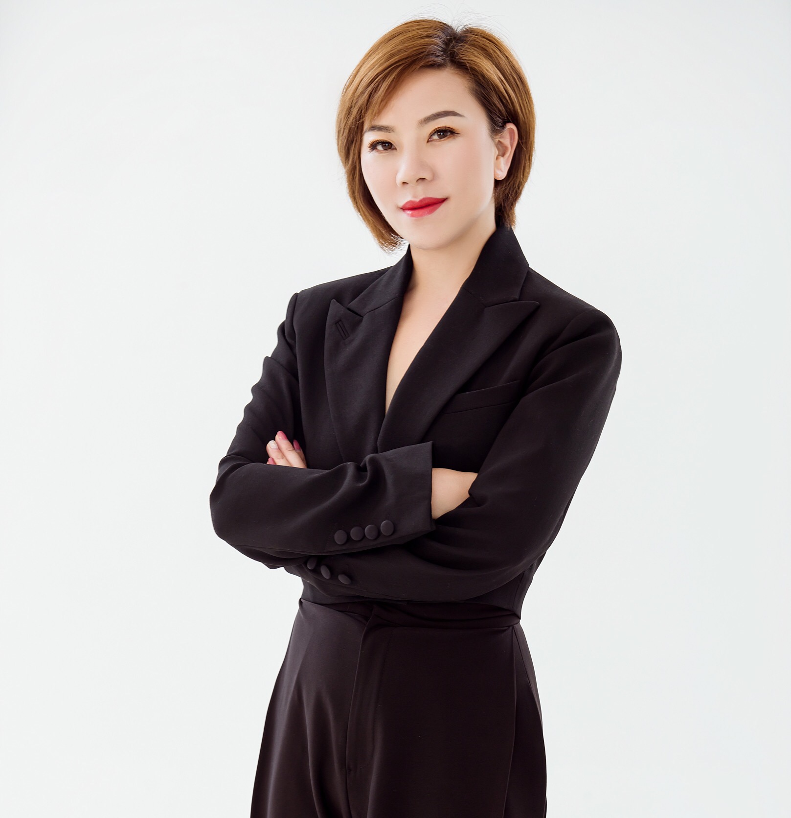 亚玺国际洛卡滋创业梦源自女性的自强不息