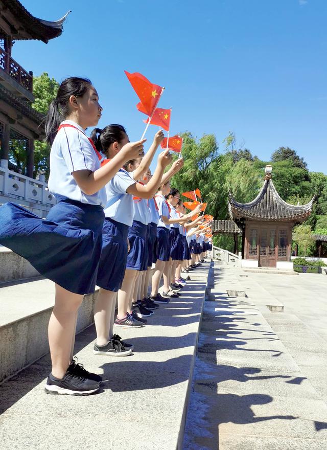 新康小学图片