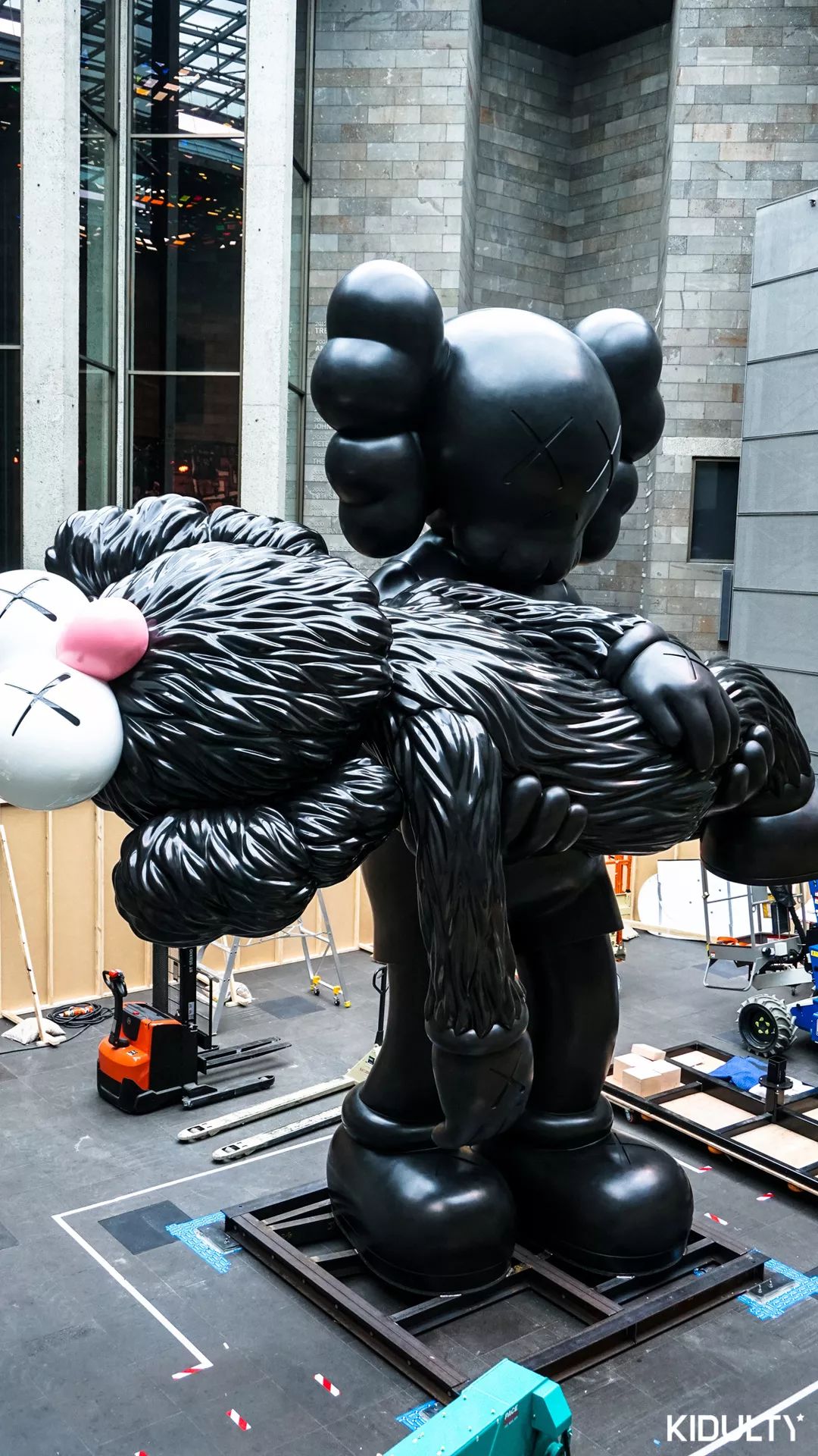 酝酿五个月的kaws展我们提前为你揭秘