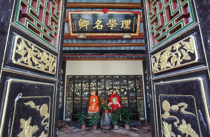 走进唐伯元纪念馆,可领略到一代先贤的道德情操.