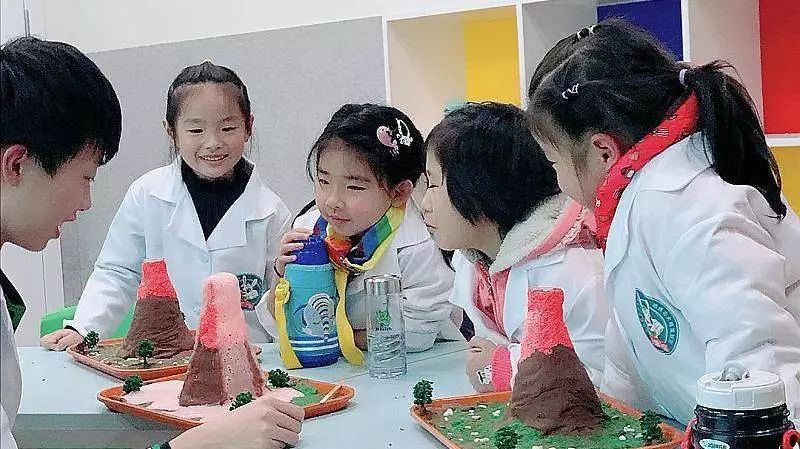 免费报名丨周日亲子科学小实验揭开火山喷发的神秘面纱