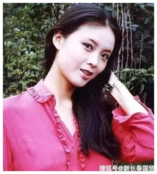 但是,在邓婕录像的时候,在监视器旁边的周月看到了