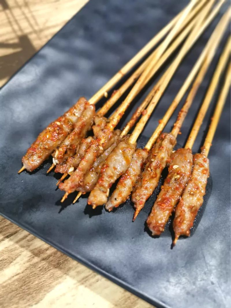 9元抢购原价121元牛b鸡爪套餐 !又挖到一家藏在巷子里的烧烤!