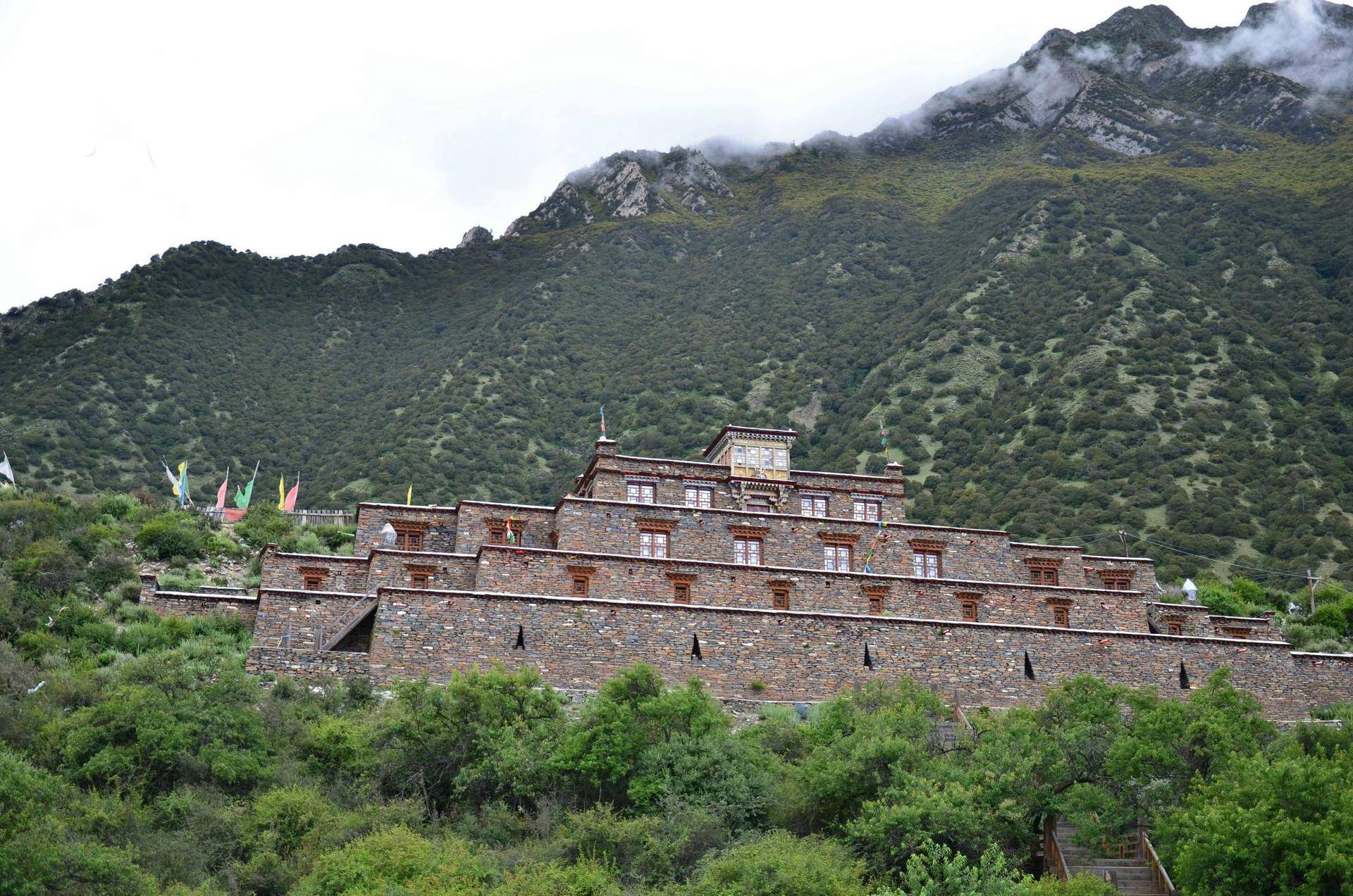 西藏易贡湖传说藏有嘎朗王朝宝藏的神秘湖泊如今咋样