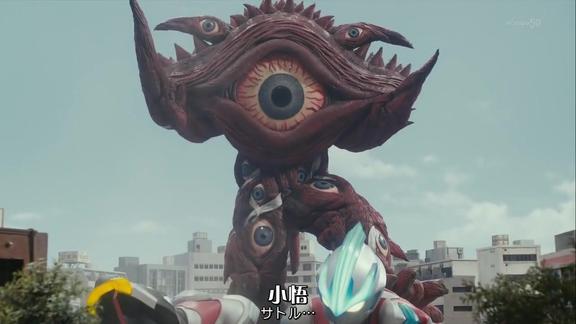 奥特曼这是一只好怪兽不要伤害它