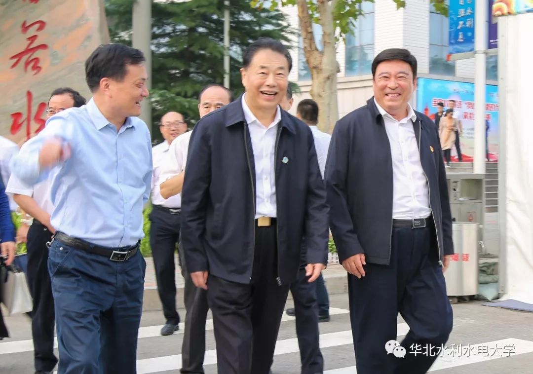 河湖司司长祖雷鸣,直属机关党委常务副书记唐亮,黄委会副主任苏茂林等