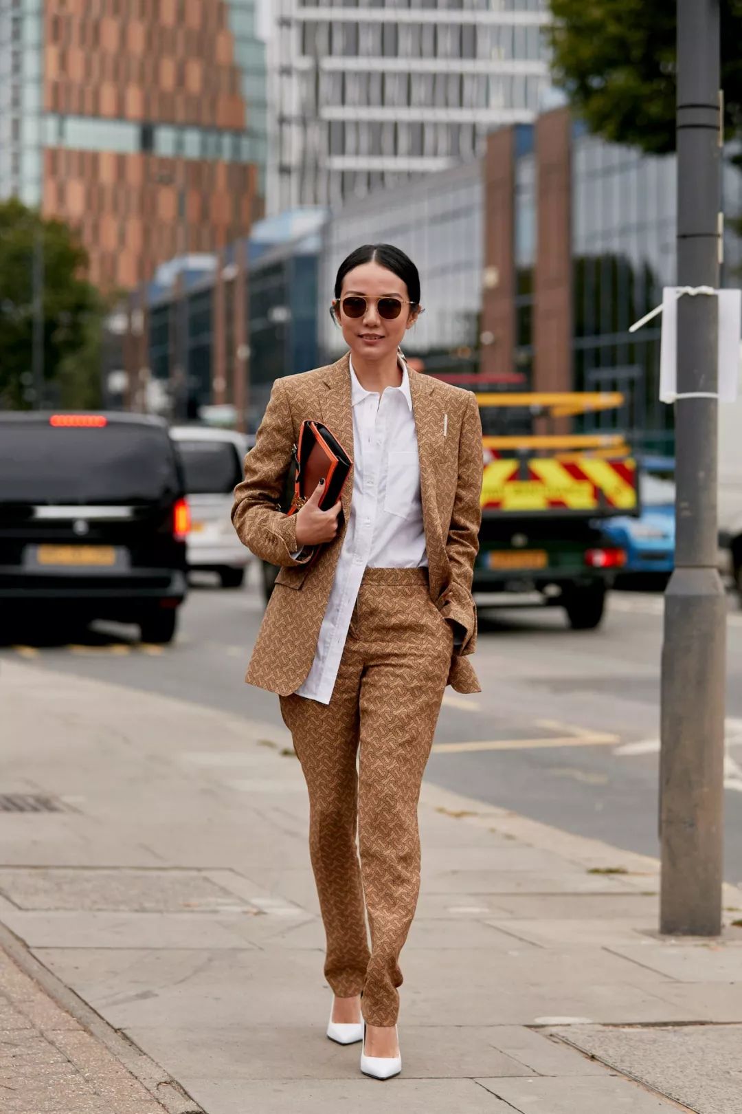 时装周街拍 |伦敦街头风格2020春夏时装周