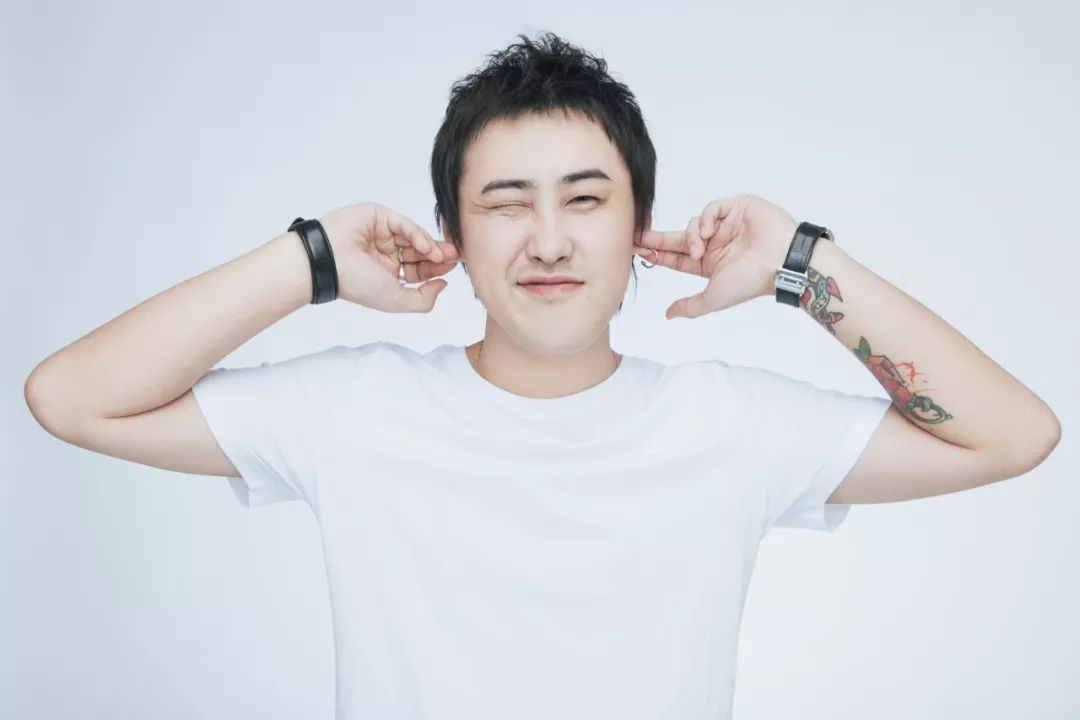 嘉文老师立刻根据小姐姐的需求,定制出最适合的改造方案:①刘海矫正