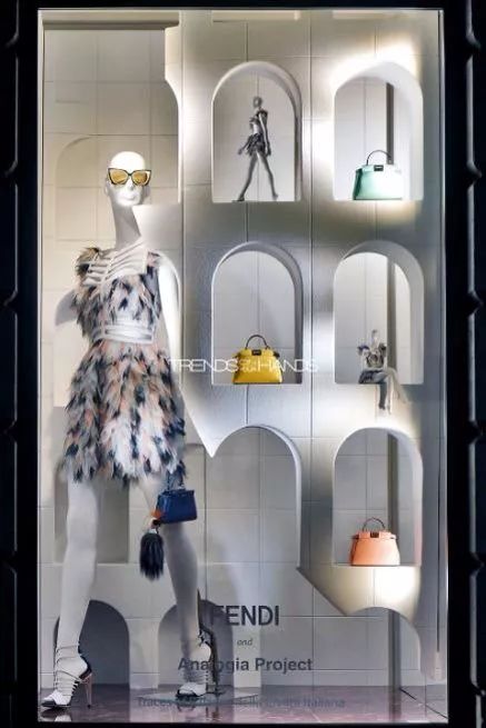 赢战十一鞋店橱窗这样改全街最最最抢眼