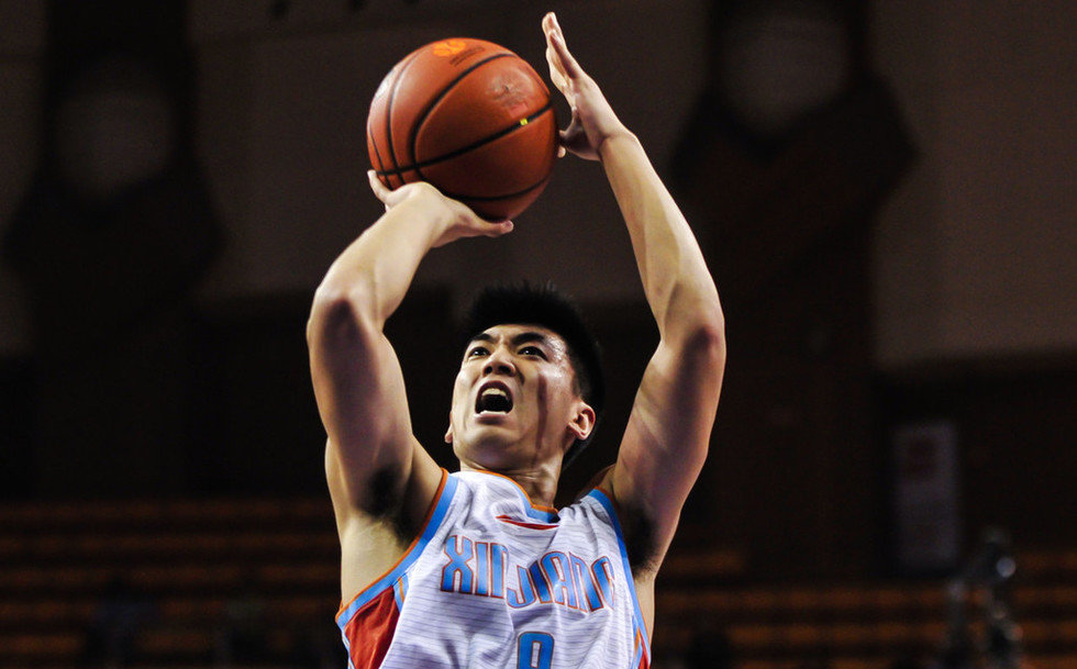 新疆力克欧洲劲旅西热力江5记三分展领袖气质两位新人成奇兵