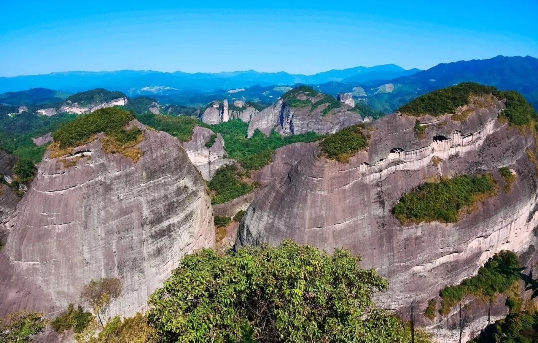 这里是中国的丹霞地貌~_武夷山