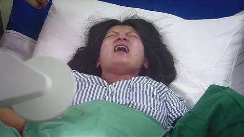 产妇几次哀求剖腹产,丈夫不同意怒扇耳光致产妇大出血