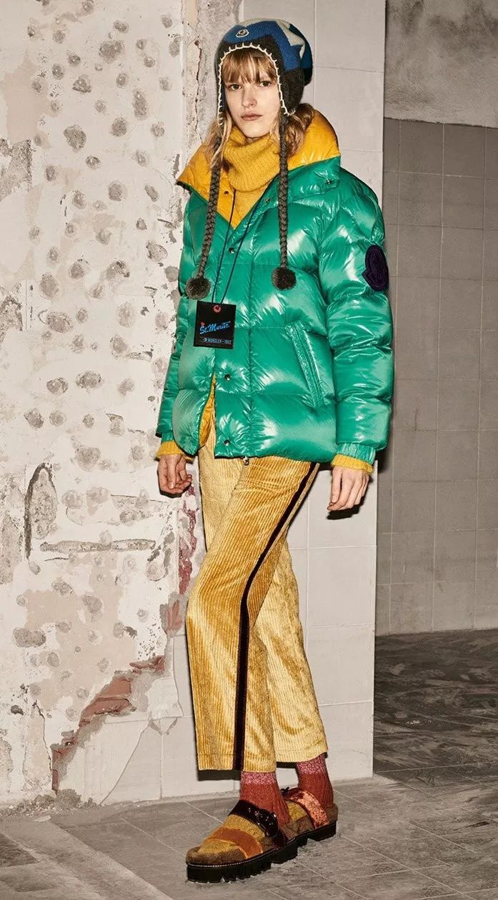 由于对比色之间较大的色彩差异,所以通常可以产生强烈鲜明的视觉效果