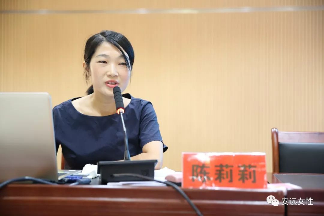 县第二幼儿园吴丽平,三百山景区管理局陈莉莉为大家讲授了采茶戏文化