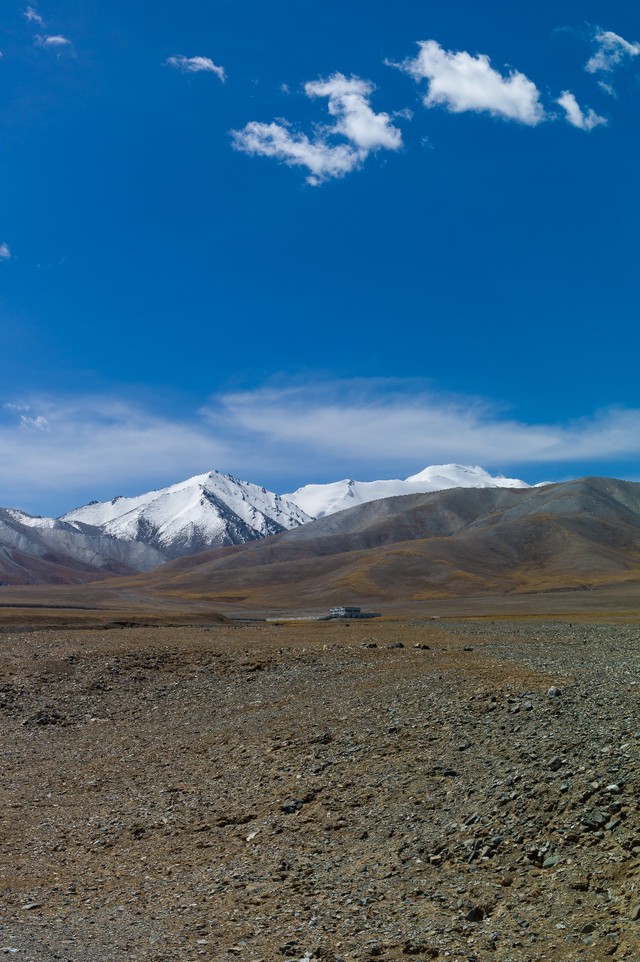 玉珠峰青海昆仑山矿泉水水源地