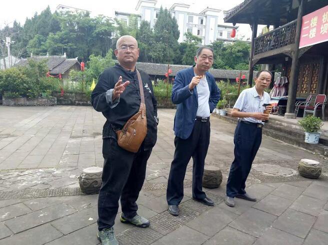 文化长征康养策划大师李天龙在考察中张胜利主任认为《木草纲目》著书