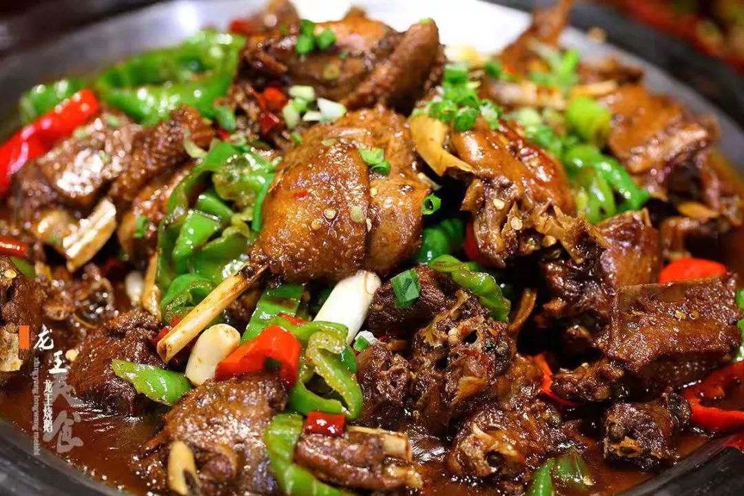 龙王镇的王大哥把龙王烧鹅搬到了虎头山北路吃一口你就忘不掉