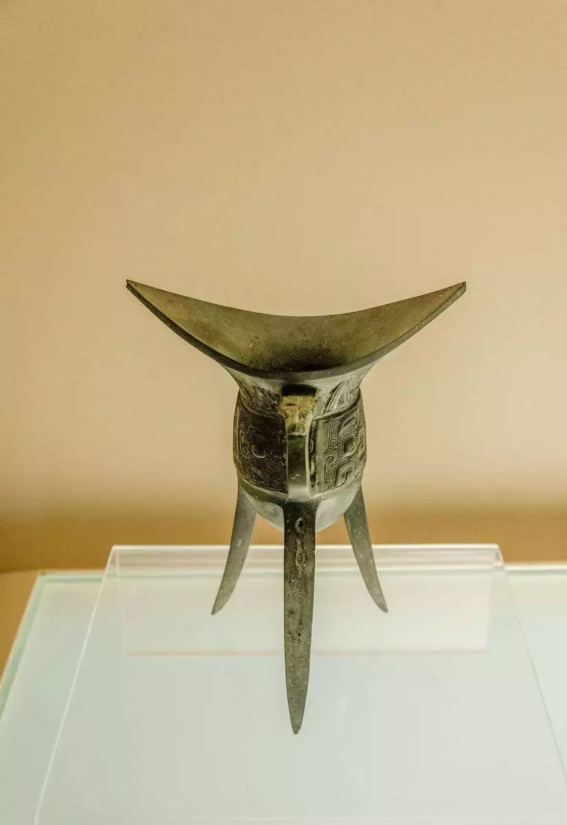 这些酒桌上的器皿你都认得吗