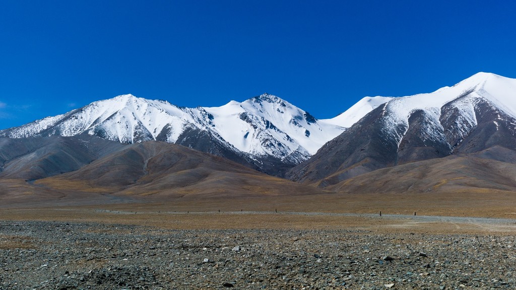 昆仑山矿泉水水源地玉珠峰风景秀丽让人心旷神怡